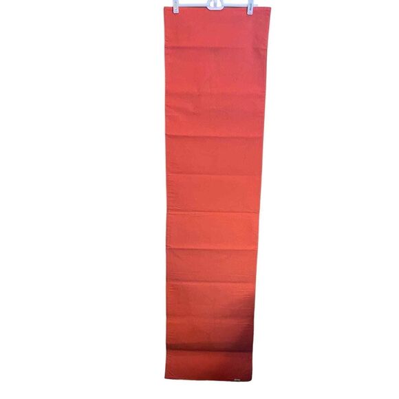 Tag Halloween Table Runner - Picture 5 of 9